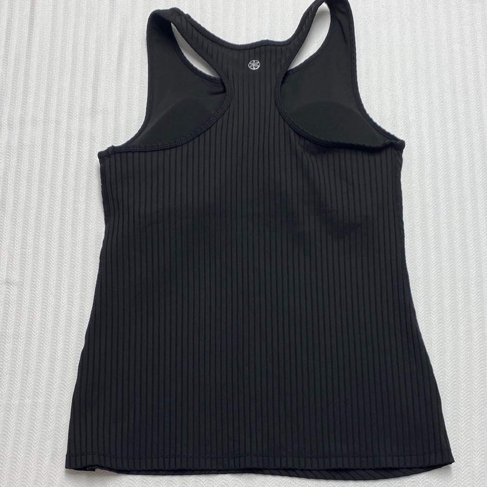 GAIAM Tank Top Racer Back Built-In Shelf Bra Black Chevron Ribbed Size Medium - Picture 3 of 7